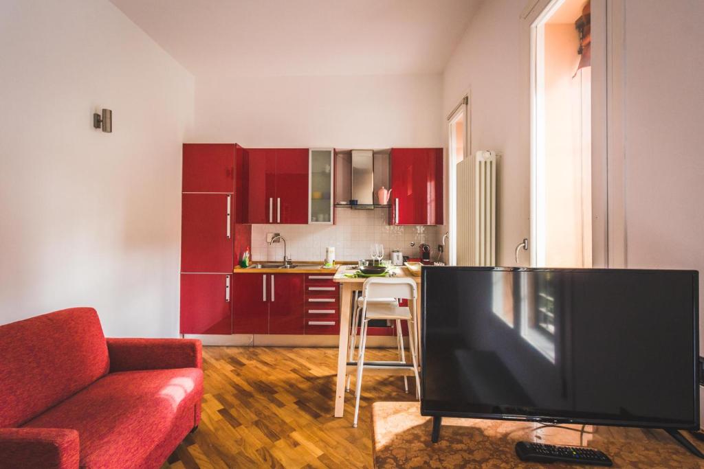Kuchnia lub aneks kuchenny w obiekcie GetTheKey S.Felice Suites