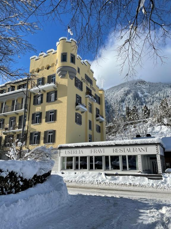 Nespecifikovaný výhled na hory nebo výhled na hory při pohledu z hotelu