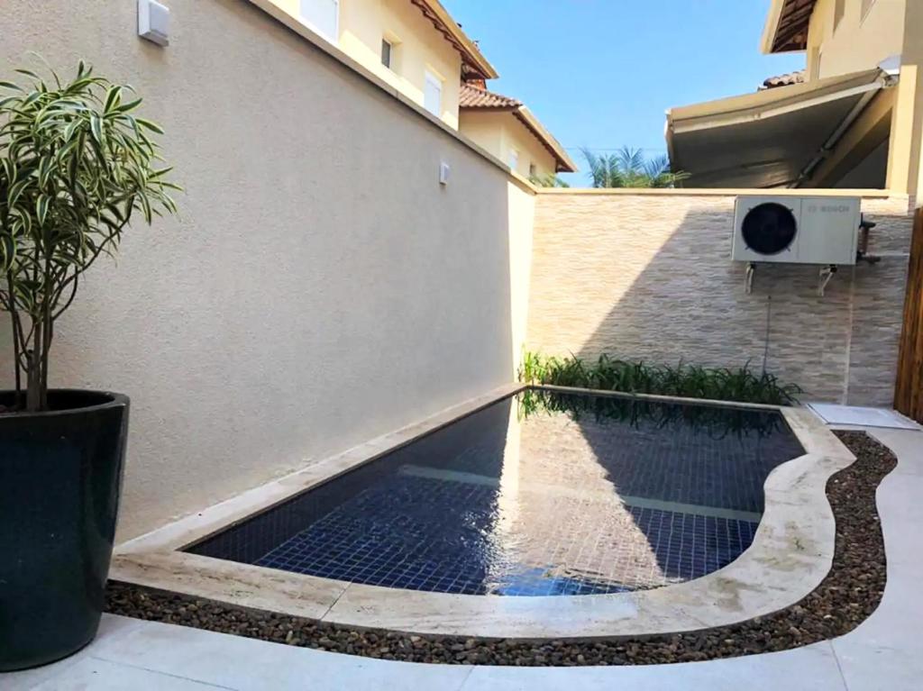  Casa com lazer em condominio fechado em Juquehy SP