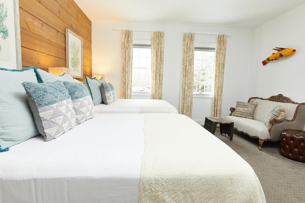 Shelter Harbor Inn - Deluxe Queen Room