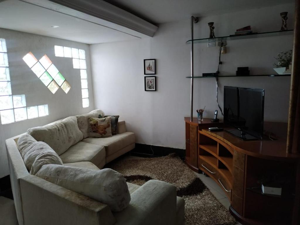  Casa com piscina no centro de Foz