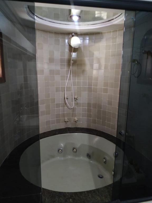 Casa com piscina no centro de Foz