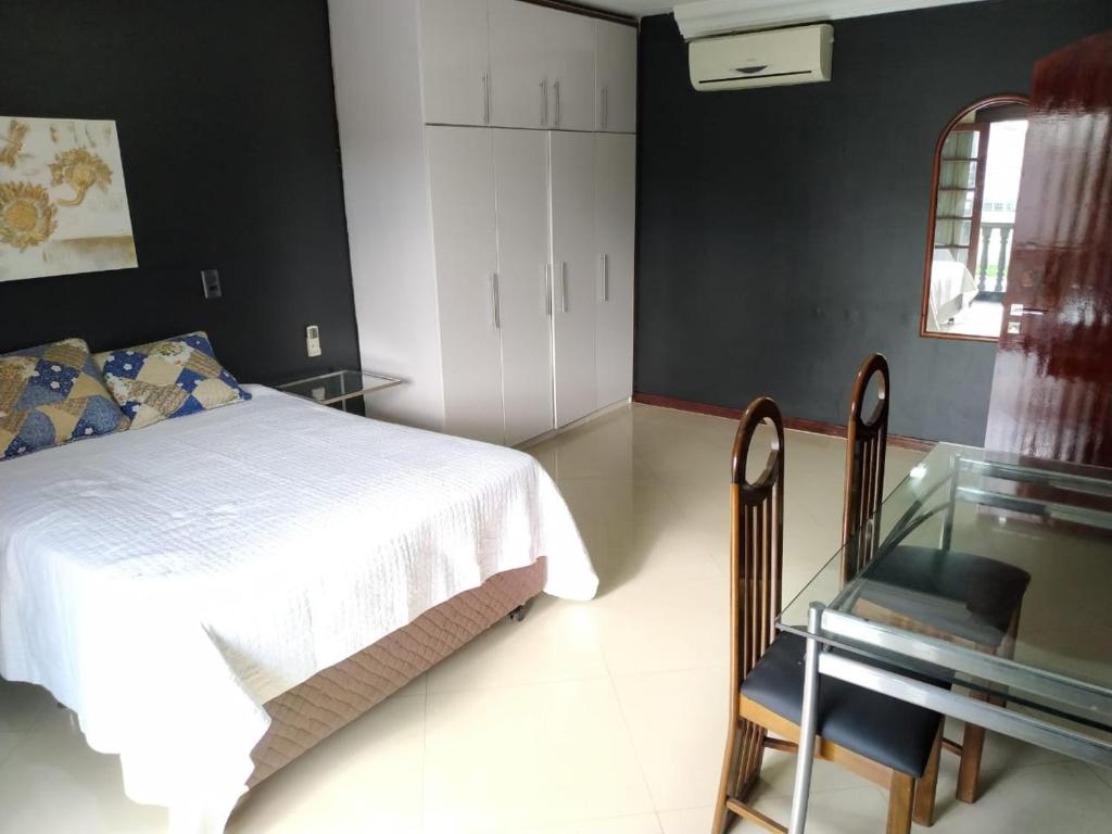  Casa com piscina no centro de Foz
