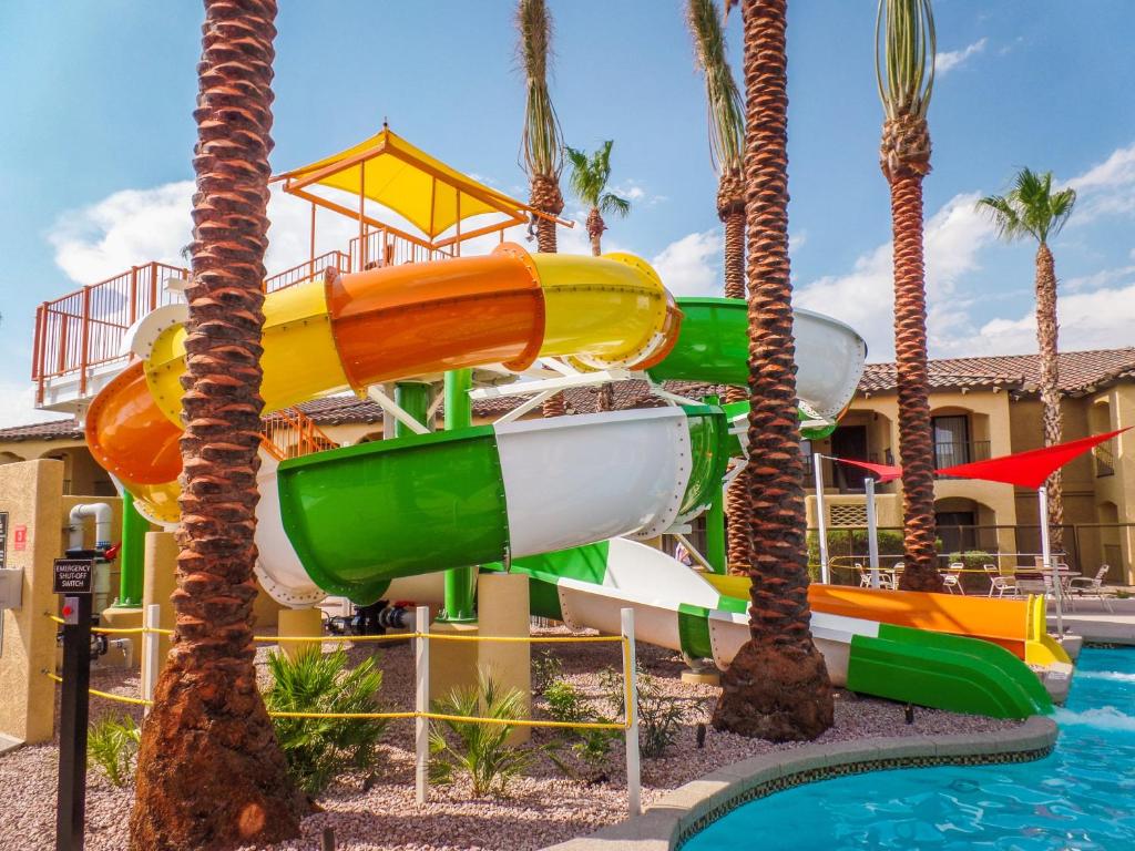 Bazén v ubytování Holiday Inn Club Vacations Scottsdale Resort nebo v jeho okolí