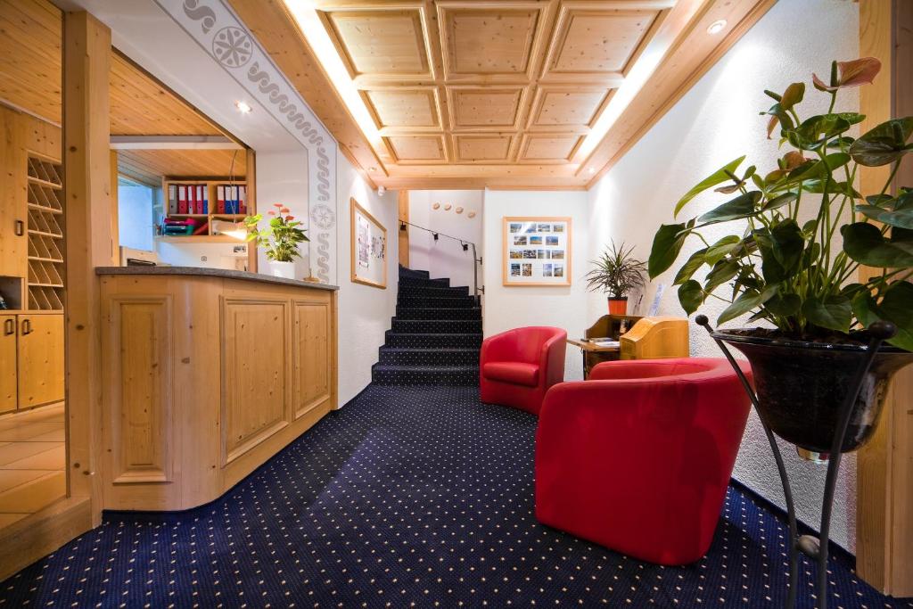 Posezení v ubytování Hotel Sonnenhalde, Arosa