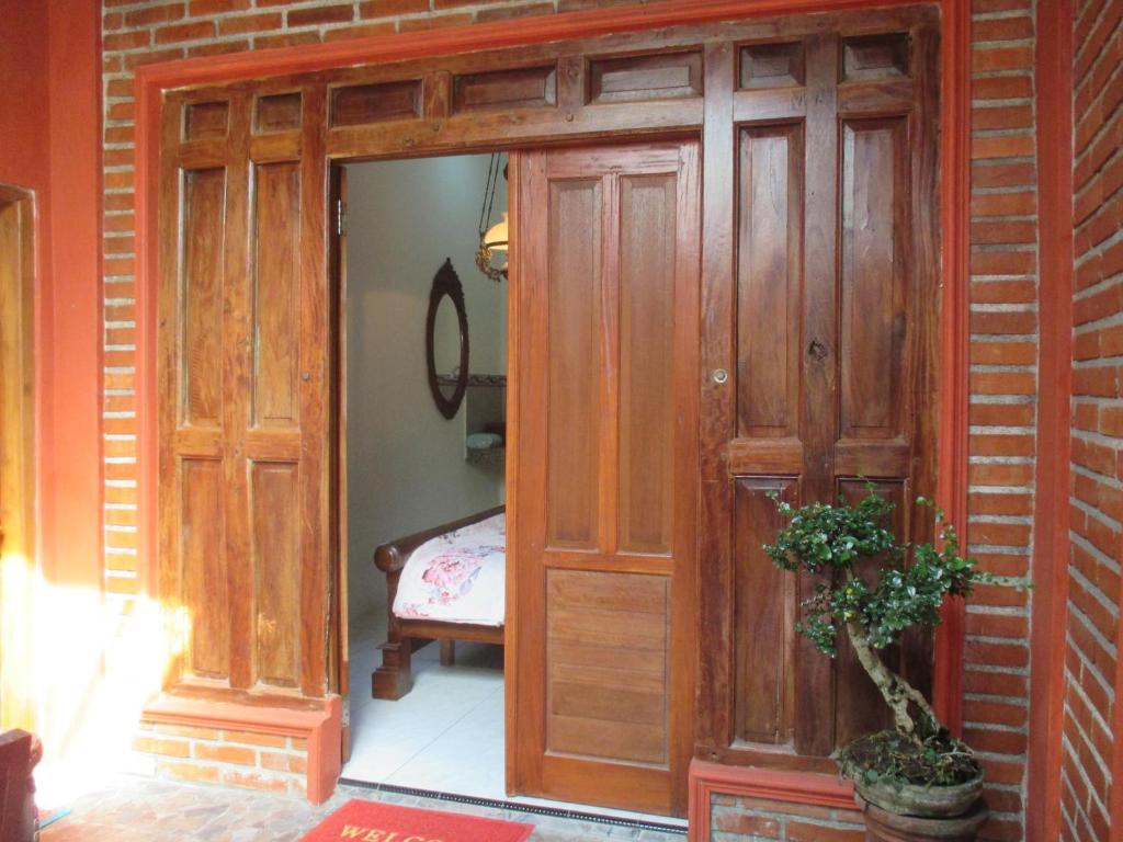 Fotografie z fotogalerie ubytování Rumah Ukhi Guest House v destinaci Yogyakarta