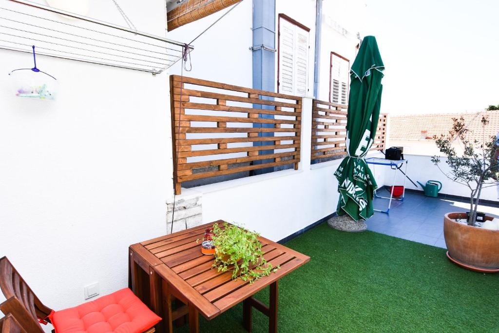 Balkón nebo terasa v ubytování Apartments Nina