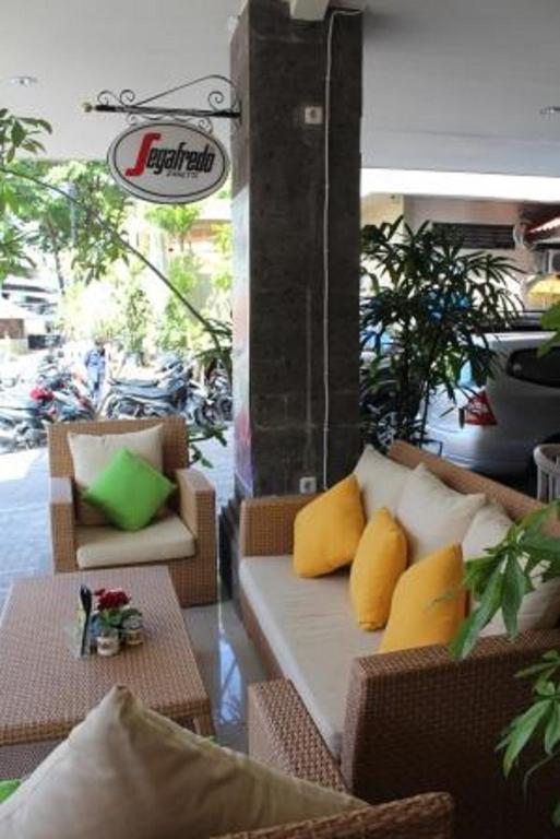 Posezení v ubytování Hotel Karthi Kuta