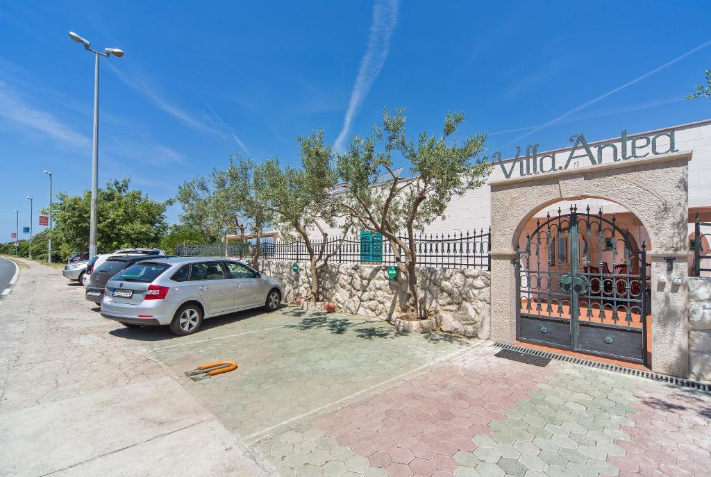 Villa Antea Apartments with Free Parking - 2