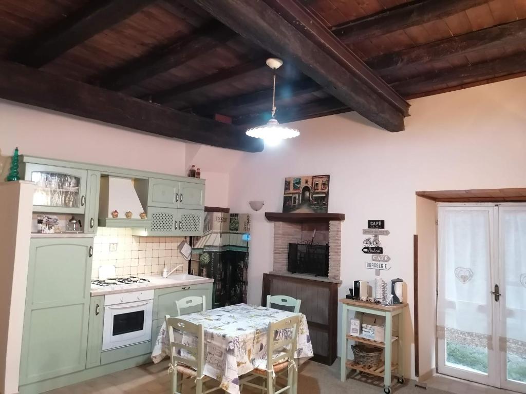 Kuchnia lub aneks kuchenny w obiekcie La Maisonette del Borgo