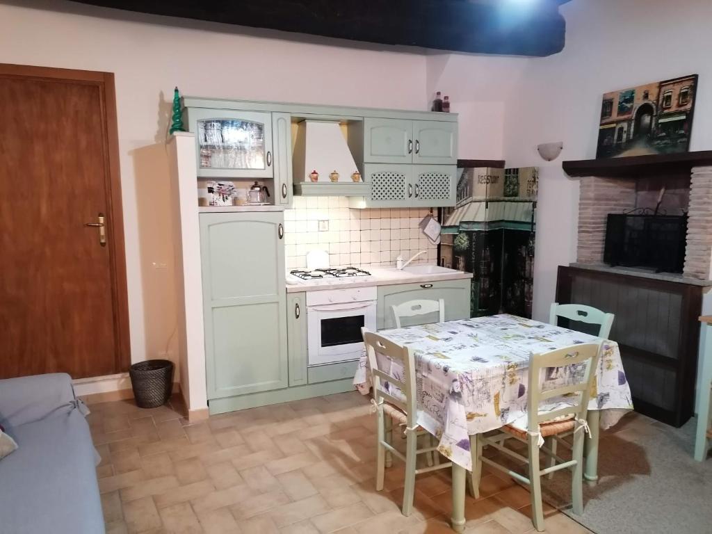 Kuchnia lub aneks kuchenny w obiekcie La Maisonette del Borgo