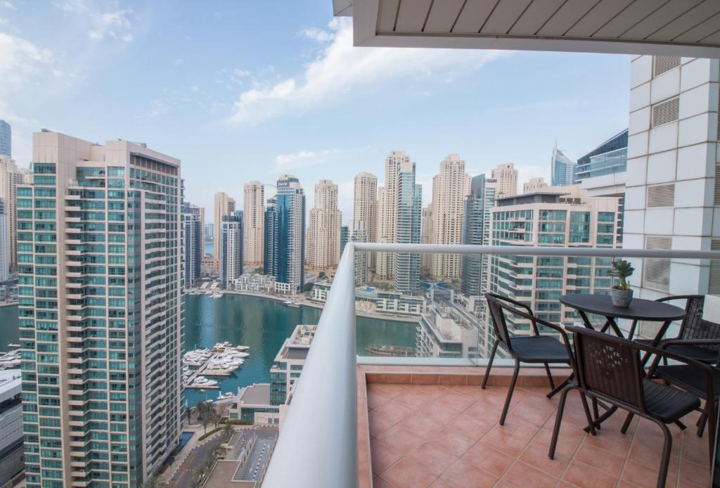 Apartment Panaromic Marina View 2BR La Riviera, Dubai, UAE