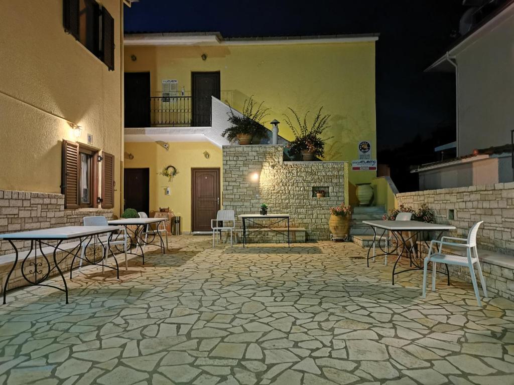 Fotografia z galérie ubytovania MARINOS APARTS (KIMON RESORT) v destinácii Syvota