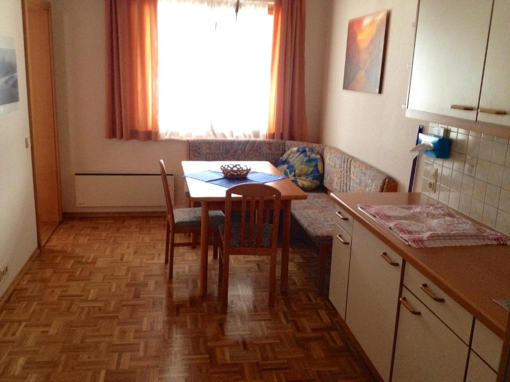 Kuchyň nebo kuchyňský kout v ubytování Ferienwohnungen Pernull