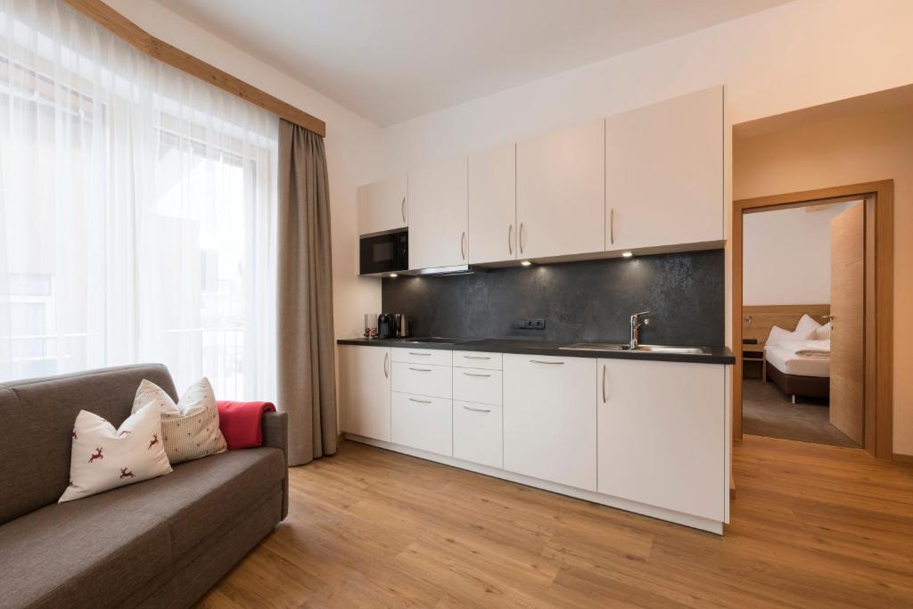 Anthony's Peaks & Pillows - 17