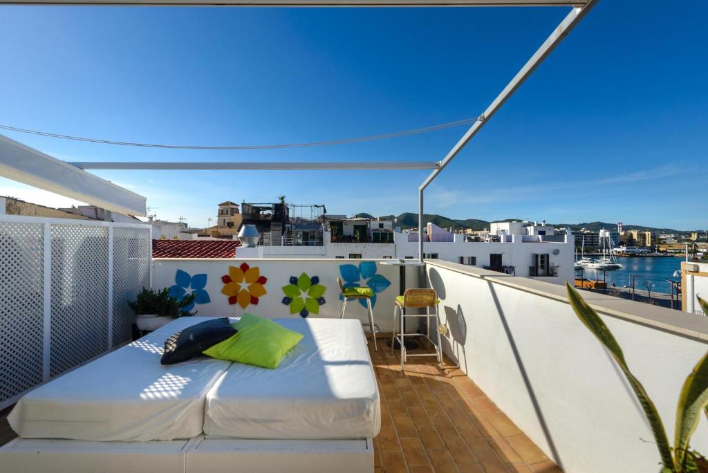 Apartment Es Llaut Blanc, Ibiza Town, Spain - Booking.com