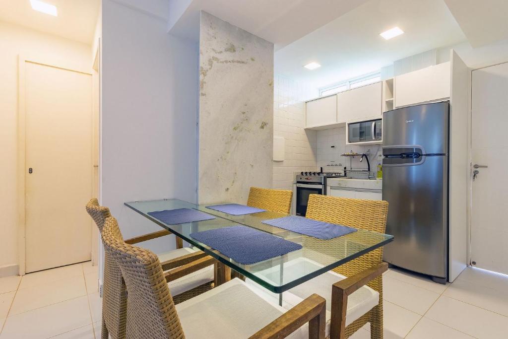  Apto no Villas do Atlântico com vista piscina próximo ao mar por Carpediem