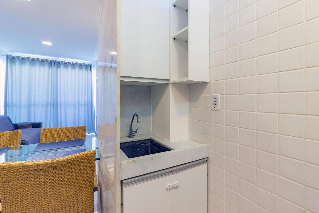  Apto no Villas do Atlântico com vista piscina próximo ao mar por Carpediem