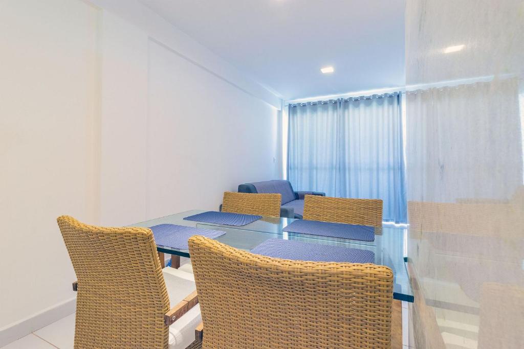  Apto no Villas do Atlântico com vista piscina próximo ao mar por Carpediem