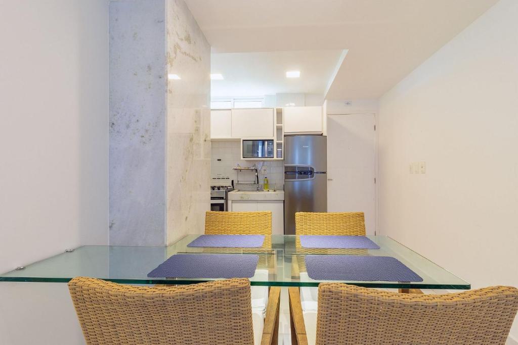  Apto no Villas do Atlântico com vista piscina próximo ao mar por Carpediem