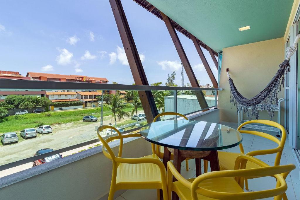  Apto no Villas do Atlântico com vista piscina próximo ao mar por Carpediem