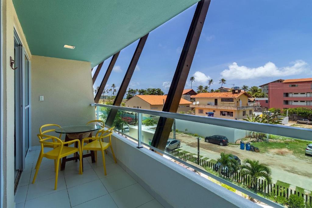  Apto no Villas do Atlântico com vista piscina próximo ao mar por Carpediem
