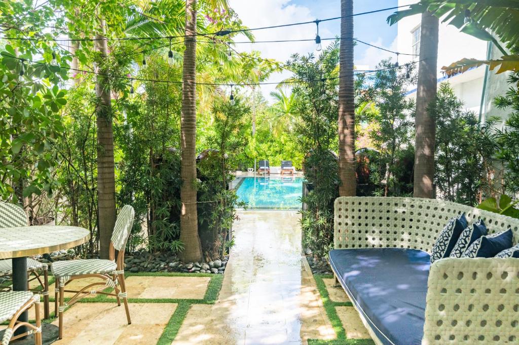 Bazén v ubytování San Juan Hotel Miami Beach nebo v jeho okolí