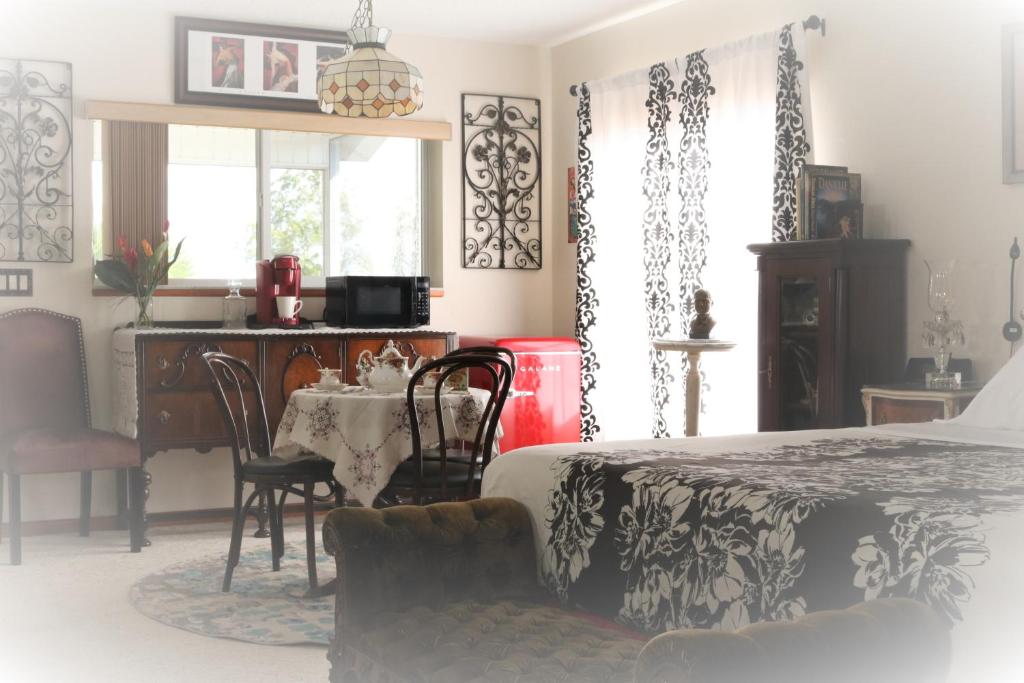 Voodi või voodid majutusasutuse Crystal River Lullaby B&B toas