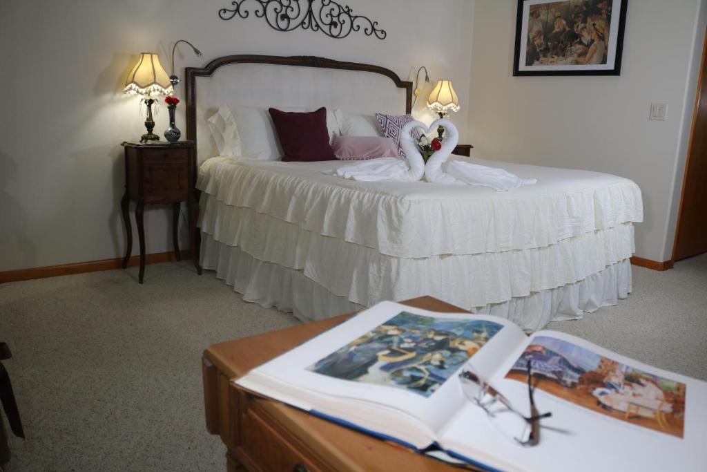 Voodi või voodid majutusasutuse Crystal River Lullaby B&B toas