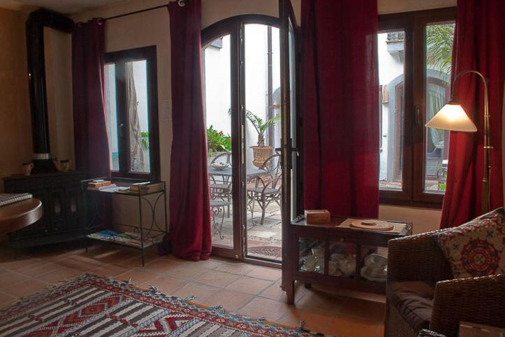 Darcilla Guest House - One-Bedroom Apartment (1 - 2 Adults)