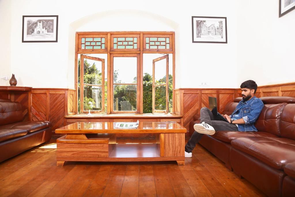 Posezení v ubytování Yantra Resort By Spree Ooty