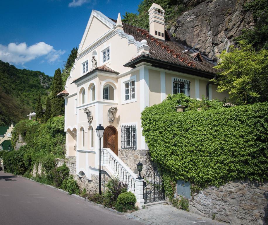 Hotel Schloss Dürnstein, Dürnstein – Updated 2023 Prices