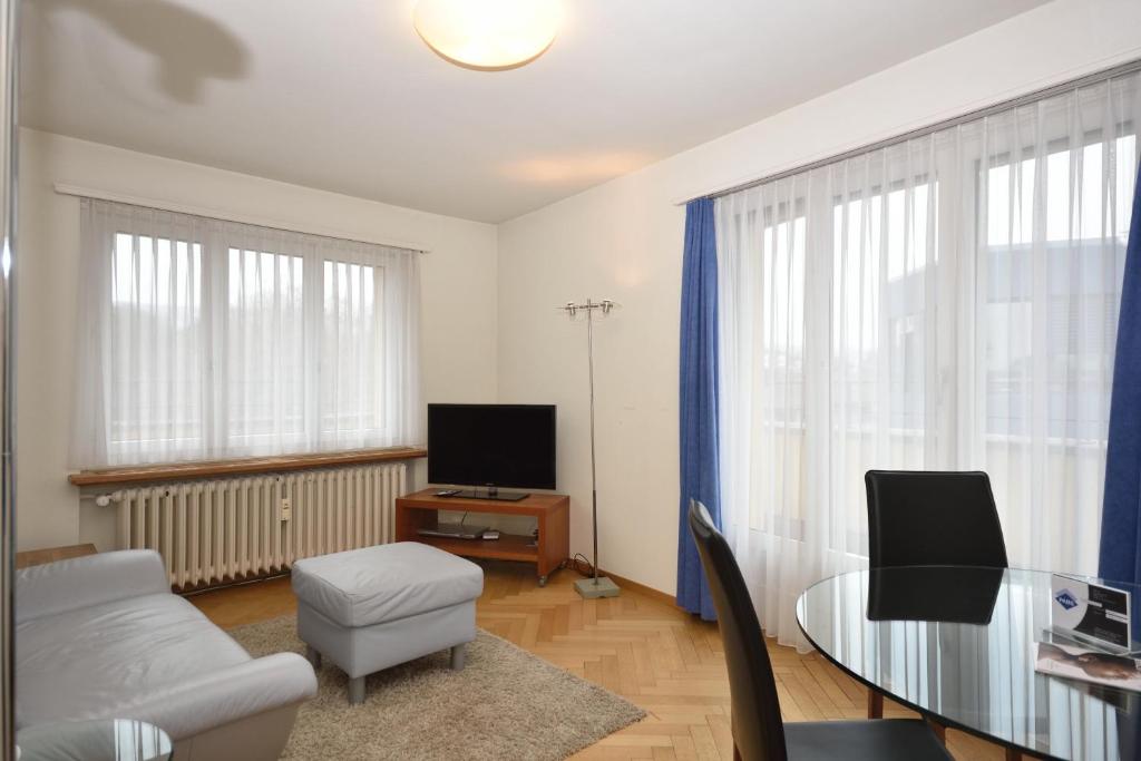1BR in the center with balcony - Mill 351