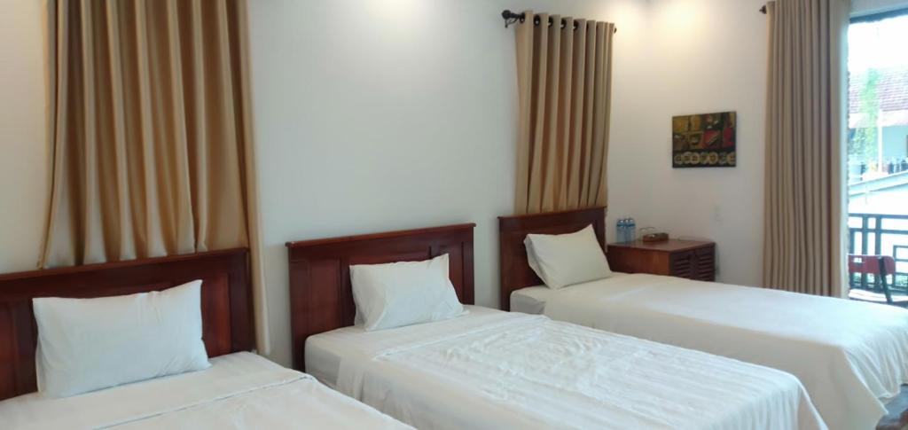 Hoi An Town Of Viet House Homestay - Triple Chambre Avec Balcon