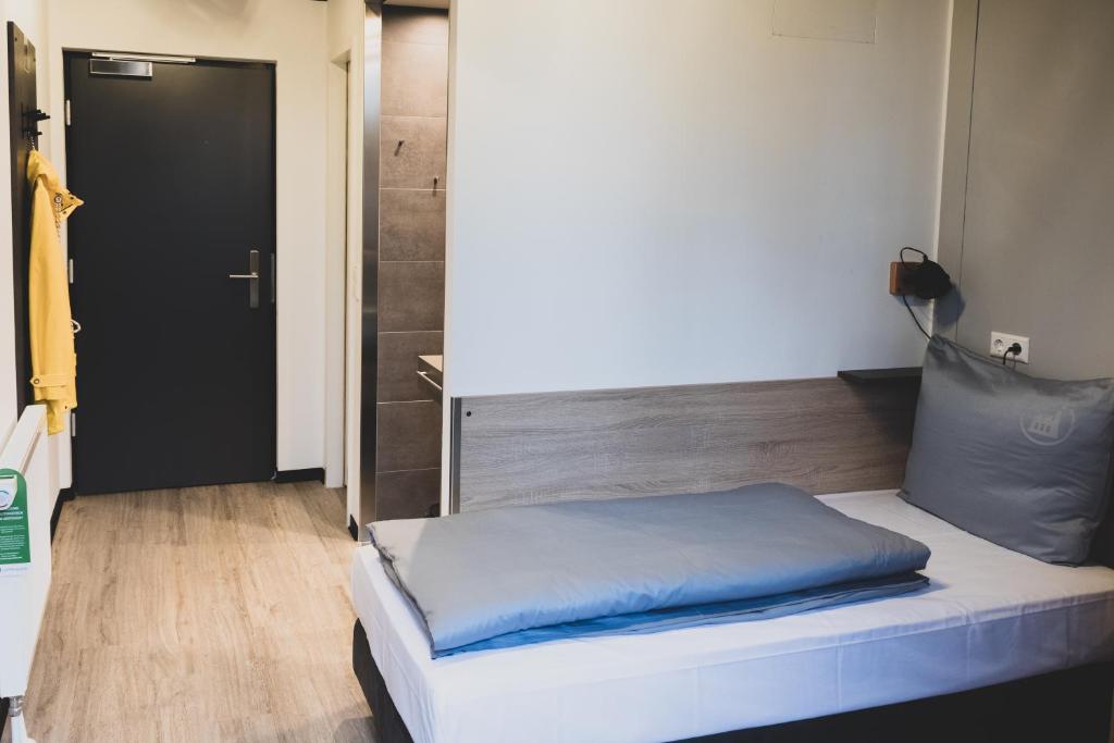 Das Schlafwerk Stuttgart-Nord -SELF-CHECK IN - keine Rezeption-LowBudget-cashless - Habitación Doble O Twin