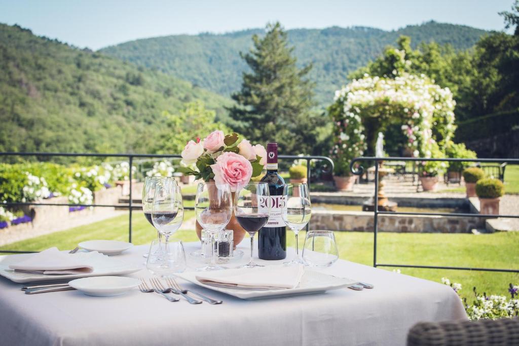 Výhľad na hory alebo výhľad na hory priamo z of the country house
