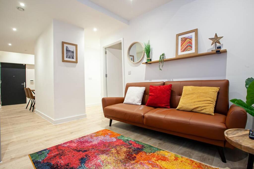 Super 3 Bed Flat 5min walk to Victoria Station