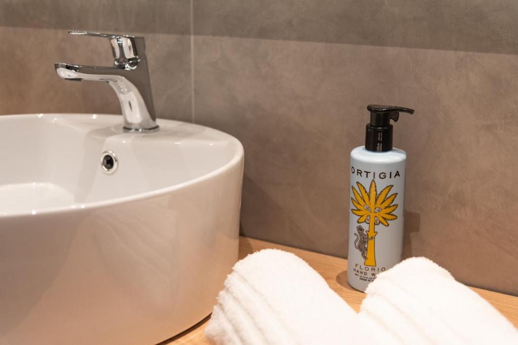 Koupelna v ubytování Modica Boutique Hotel