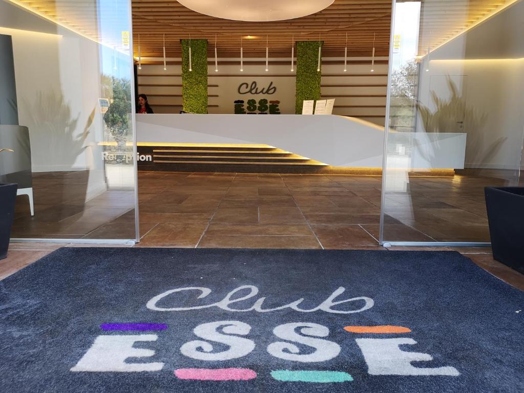 Certifikát, hodnocení, plakát nebo jiný dokument vystavený v ubytování Club Esse Roccaruja