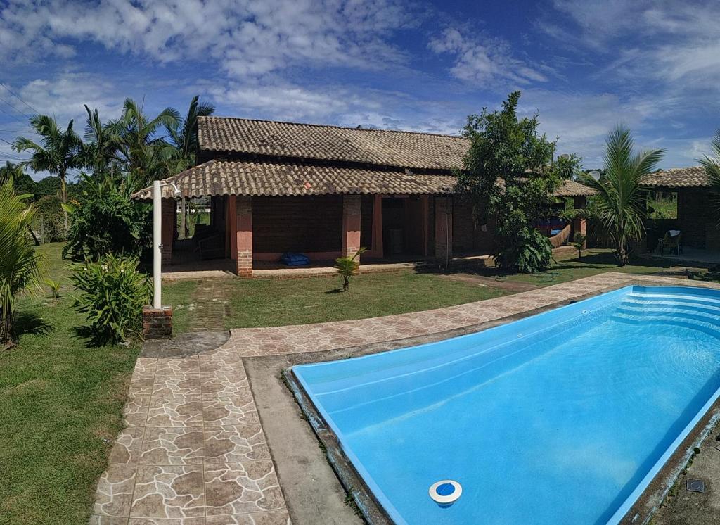  Casa de campo com piscina na praia em Mariscal-SC - um refúgio