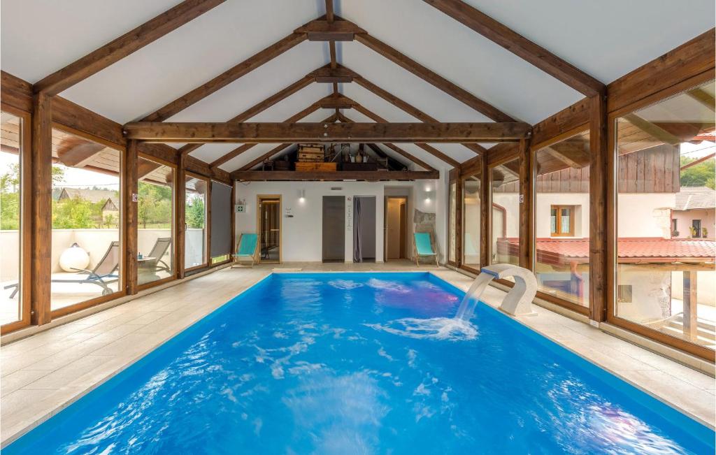Stunning Home In Gospic With Sauna, Wifi And Indoor Swimming Pool, Gospić –  Nove cijene za 2023.
