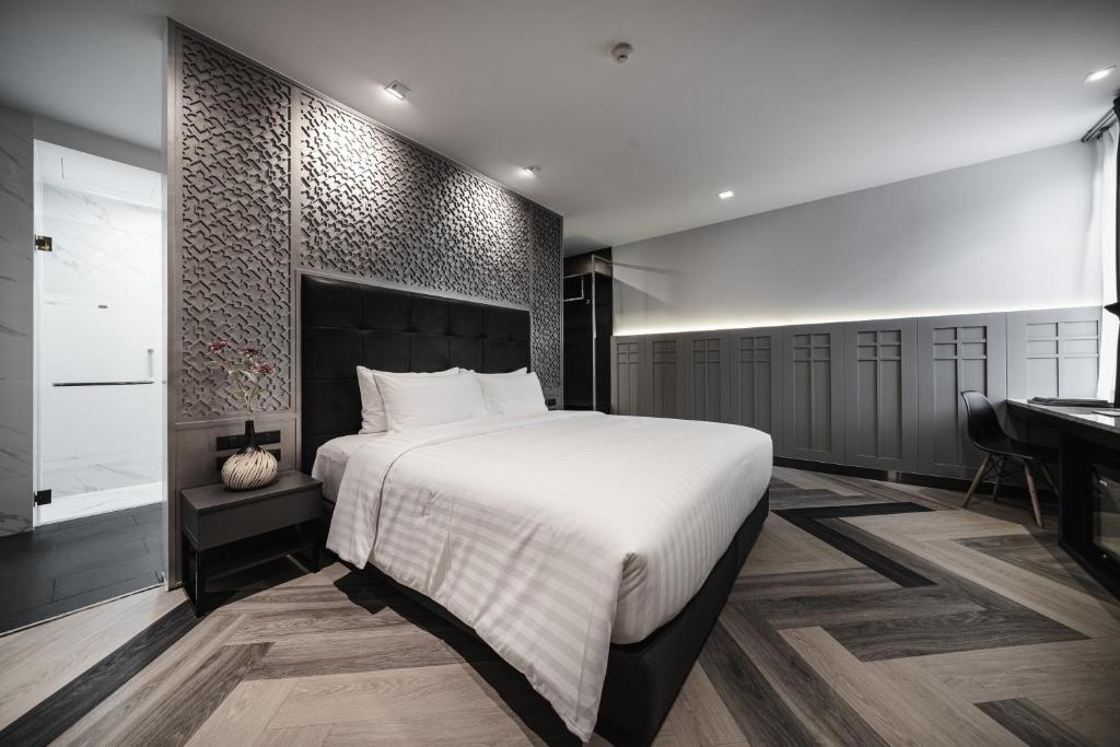 VIX Bangkok at Victory Monument - Resim 12