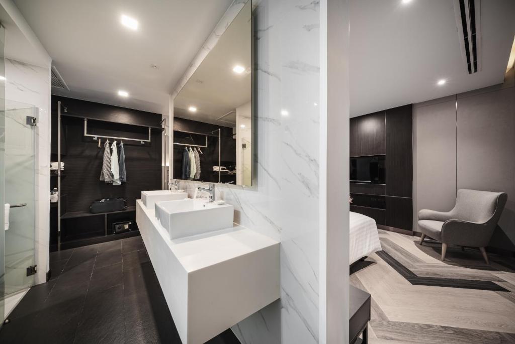 VIX Bangkok at Victory Monument - Resim 15