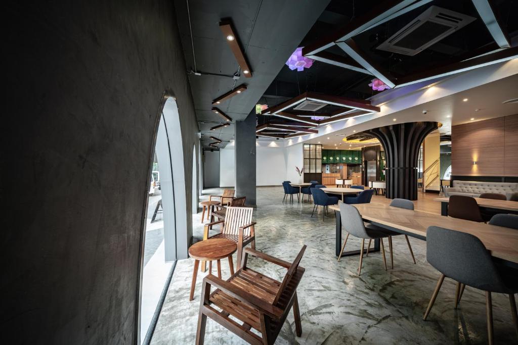 VIX Bangkok at Victory Monument - Resim 45