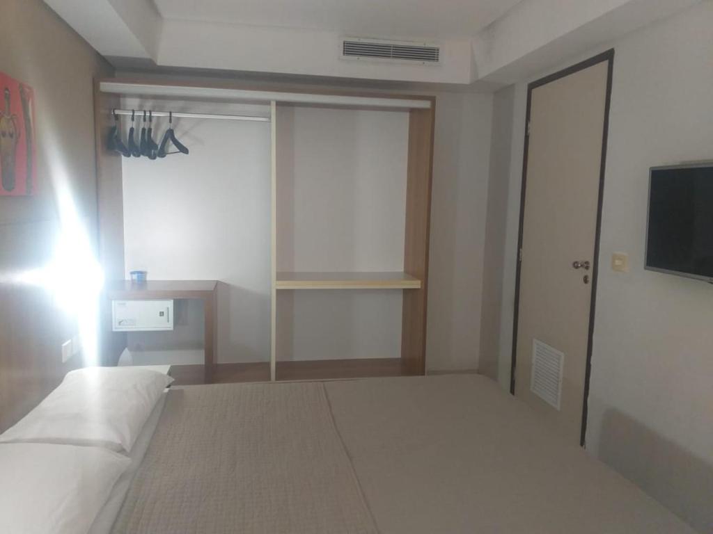  FLAT MARINAS HOTEL