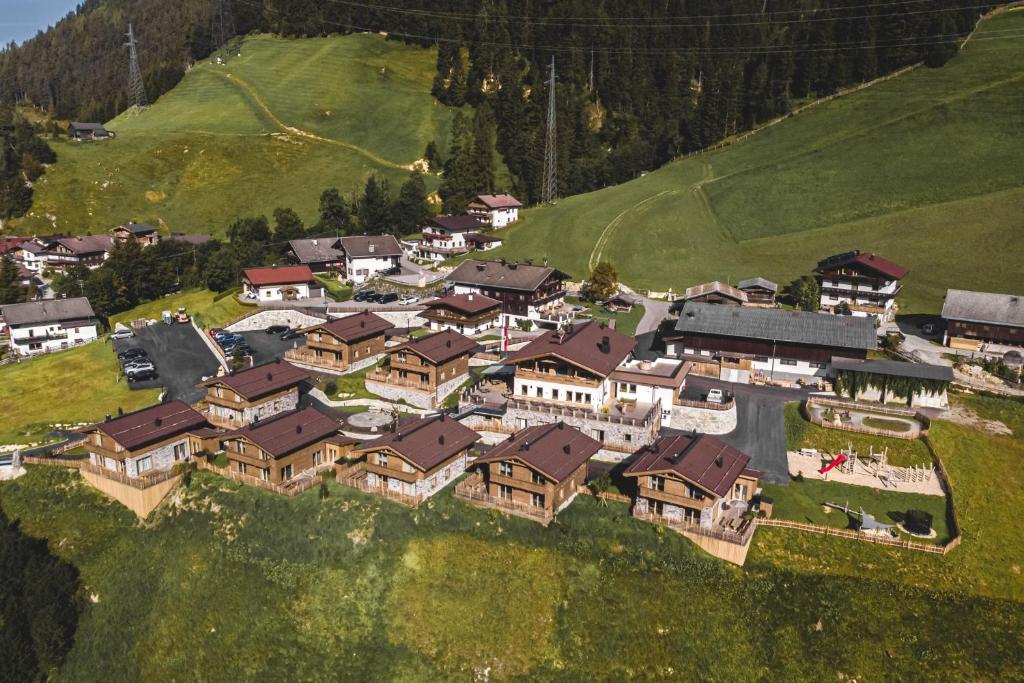 Pohľad z vtáčej perspektívy na ubytovanie Farm Resort Geislerhof -Family Chalet-