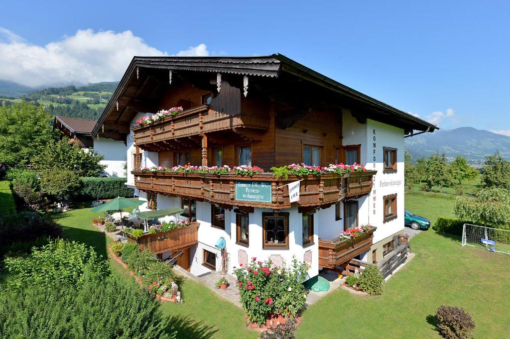 Nespecifikovaný výhled na hory nebo výhled na hory při pohledu z apartmánu