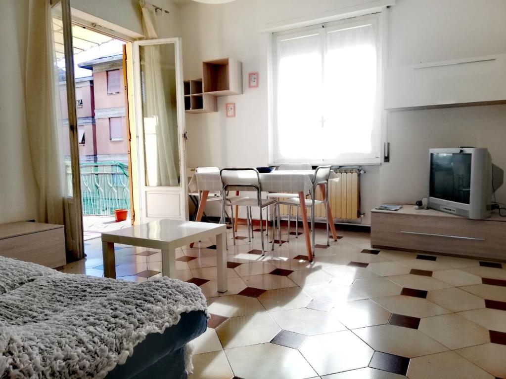 Uma área de estar em Sweet Home La Spezia (011015-LT-1736)