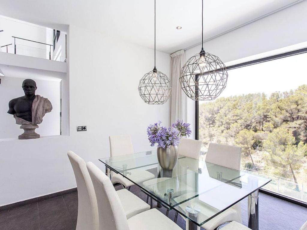 Fotografia z galérie ubytovania Architect modern design villa in Sitges Hills v destinácii Olivella