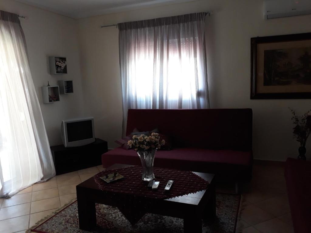 Posezení v ubytování Cosy flat in the center of Kalithea,Chalkidiki